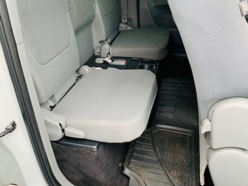 Used 2014 Toyota Tacoma 2WD Access Cab image 4