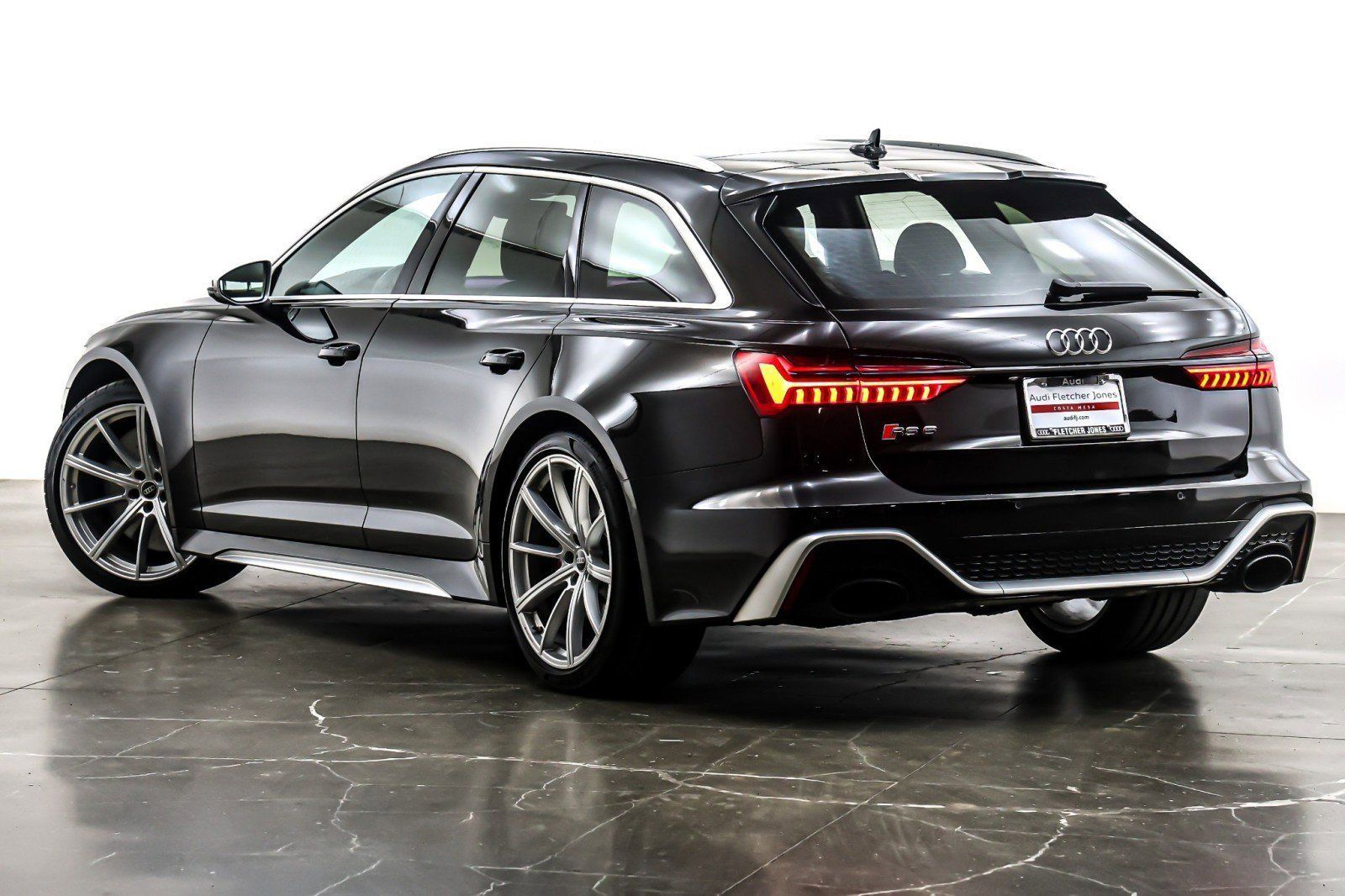 Used 2022 Audi RS 6 w/ Executive Package AWD/4WD image 1