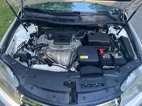 Used 2017 Toyota Camry SE FWD image 8