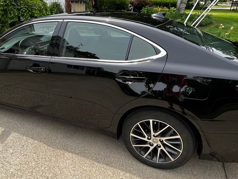 Used 2016 Lexus ES 350 w/ Luxury Package w/Wood Trim FWD image 10