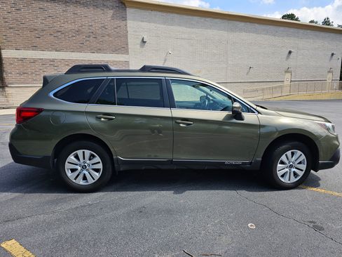Used 2018 Subaru Outback 2.5i Premium AWD/4WD image 5
