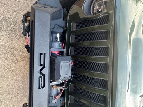 Used 2021 Jeep Wrangler Unlimited Rubicon image 9