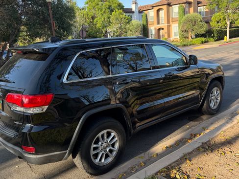 Used 2019 Jeep Grand Cherokee Laredo RWD image 2