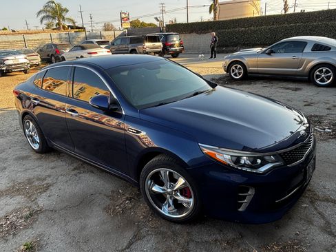 Used 2017 Kia Optima SX FWD image 1