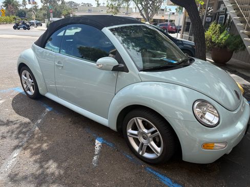 Used 2004 Volkswagen Beetle GLS FWD image 3