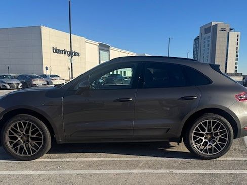 Used 2018 Porsche Macan Sport Edition image 2