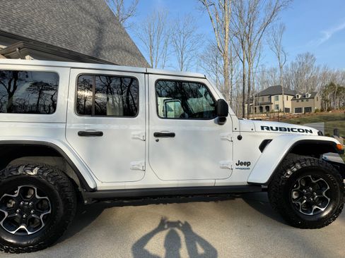 Used 2022 Jeep Wrangler Unlimited Rubicon 4xe w/ Cold Weather Group image 8