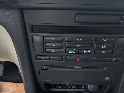 Used 2005 Saab 9-3 Aero image 10