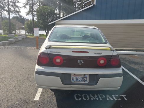 Used 2003 Chevrolet Impala Sedan w/ Preferred Equipment Group image 11