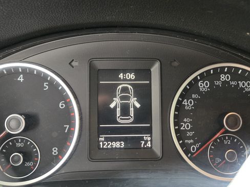 Used 2015 Volkswagen Tiguan S AWD/4WD image 12