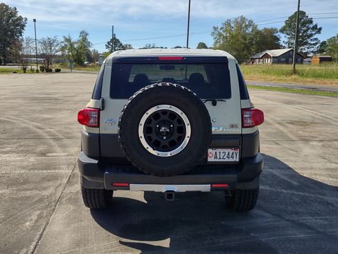 Used 2010 Toyota FJ Cruiser 4WD image 9