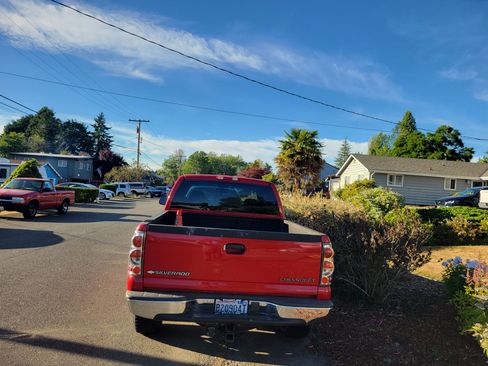 Used 2005 Chevrolet Silverado 1500 LS w/ Light Duty Power Package image 1