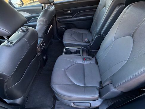 Used 2024 Toyota Grand Highlander AWD Hybrid image 11