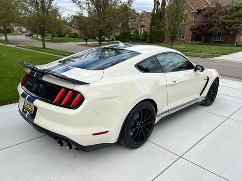Used 2020 Ford Mustang Shelby GT350 w/ Technology Package RWD image 9