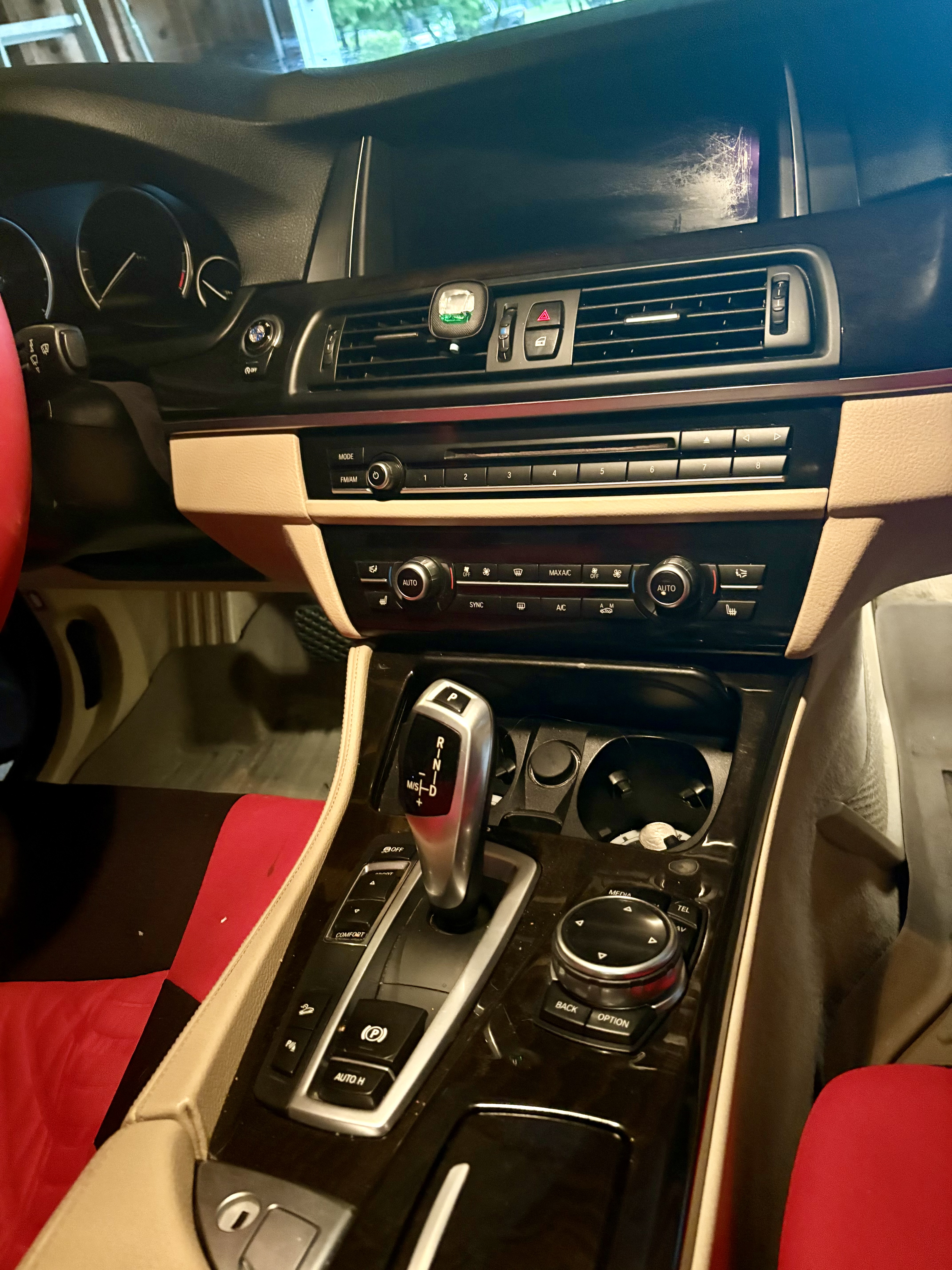 Used 2014 BMW 528i xDrive Sedan AWD/4WD image 13