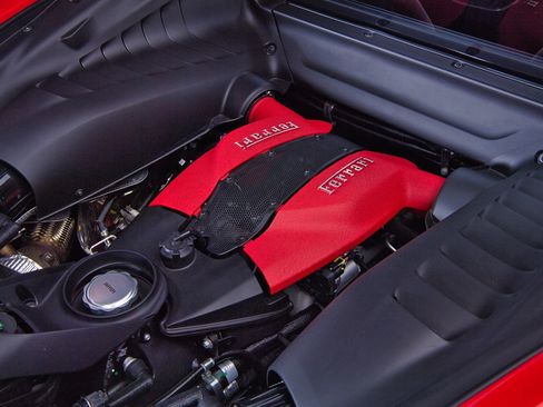 Used 2021 Ferrari F8 Tributo image 23