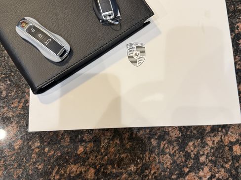 Used 2022 Porsche 911 Carrera image 23