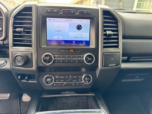 Used 2020 Ford Expedition Max XLT w/ Equipment Group 202A image 10