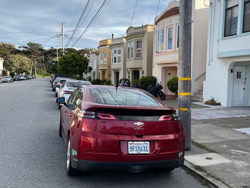 Used 2013 Chevrolet Volt Premium w/ Premium Trim Package image 9