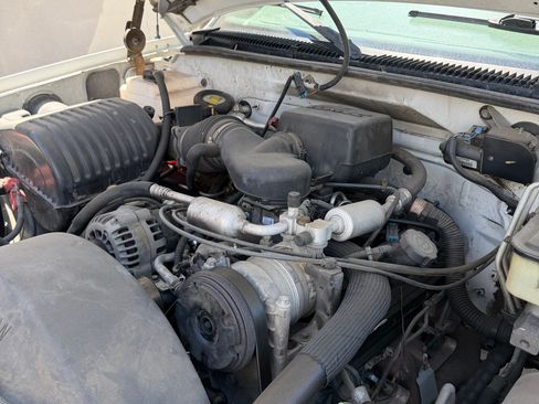 Used 2000 GMC Sierra 3500 2WD Regular Cab w/ Marketing Option Pkg 2 image 9