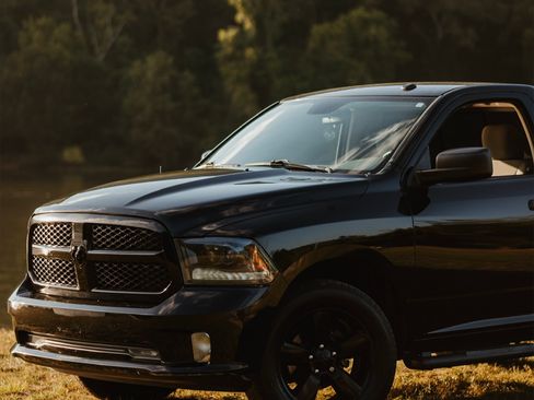 Used 2015 RAM 1500 Express w/ Black Ram 1500 Express Group image 2