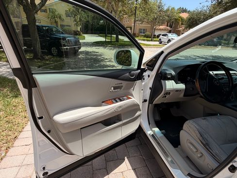 Used 2011 Lexus RX 350 2WD w/ Premium Pkg image 19