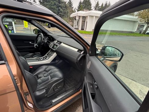 Used 2014 Land Rover Range Rover Evoque Pure Premium image 10