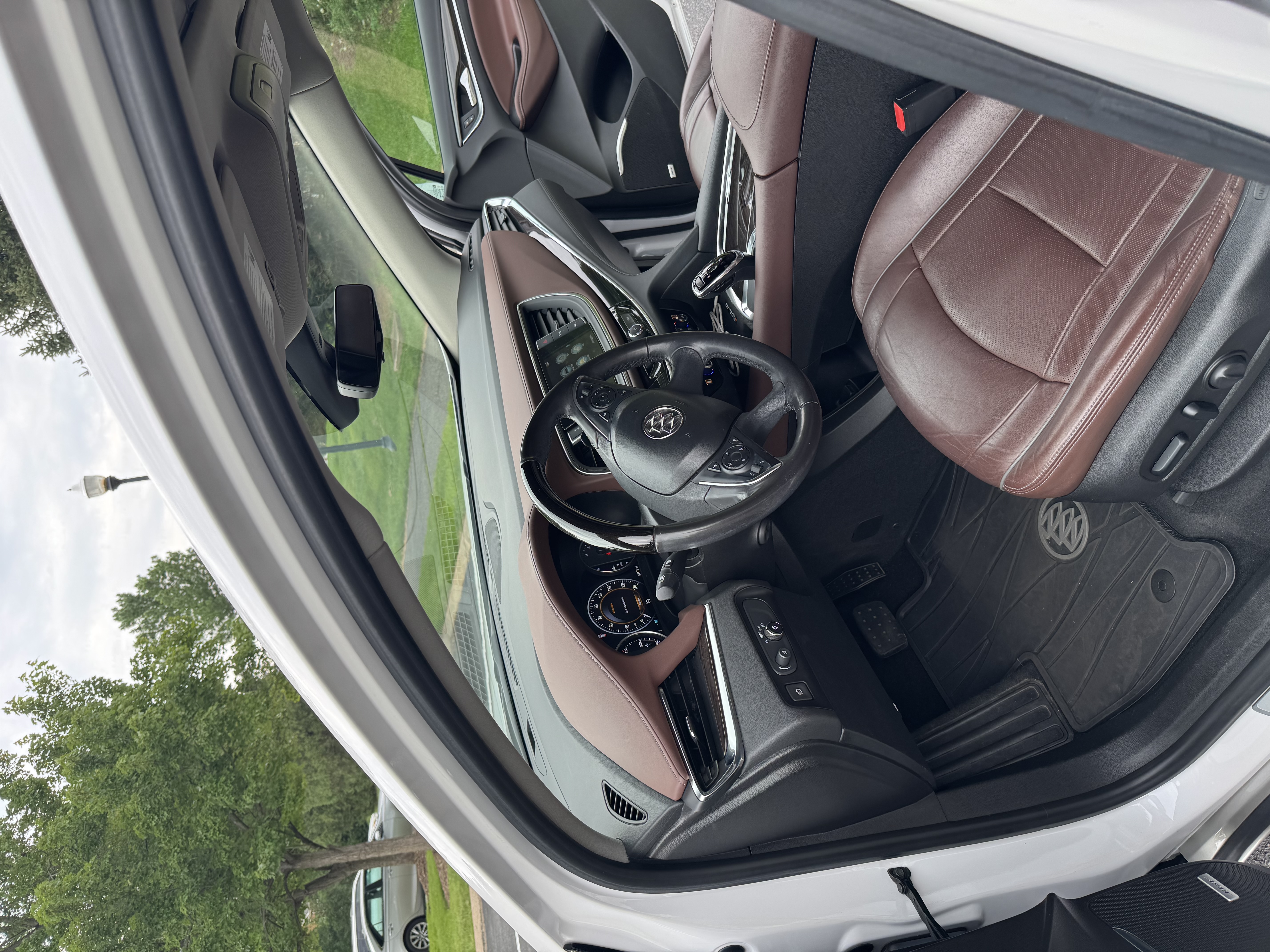 Used 2018 Buick Enclave Avenir AWD/4WD image 19