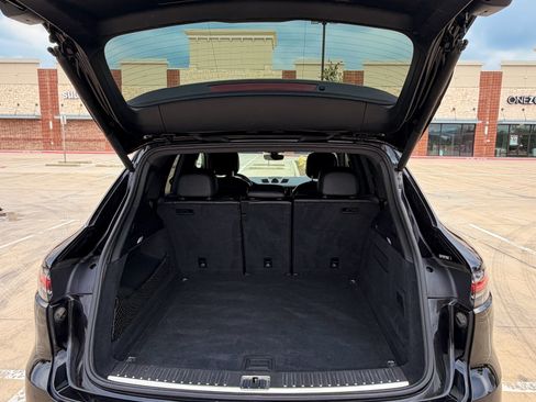 Used 2019 Porsche Cayenne AWD/4WD image 11