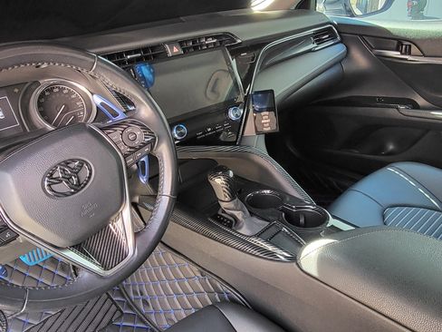 Used 2020 Toyota Camry SE image 11