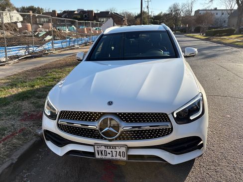 Used 2021 Mercedes-Benz GLC 300 image 4