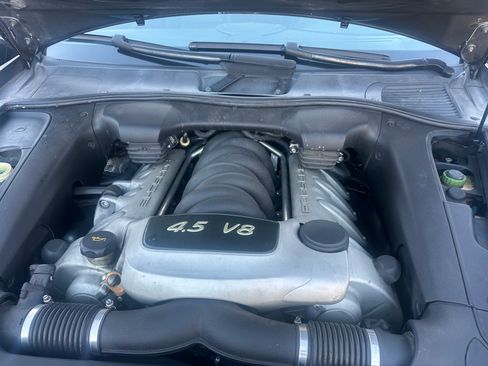 Used 2004 Porsche Cayenne S image 8