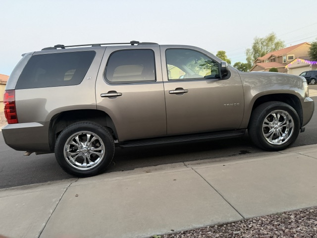 Used 2011 Chevrolet Tahoe LT w/ Luxury Package AWD/4WD image 20