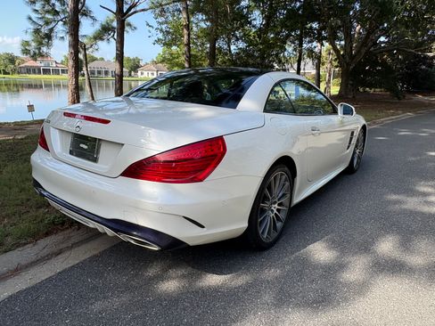 Used 2018 Mercedes-Benz SL 550 image 9