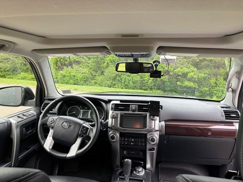 Used 2018 Toyota 4Runner Limited AWD/4WD image 13