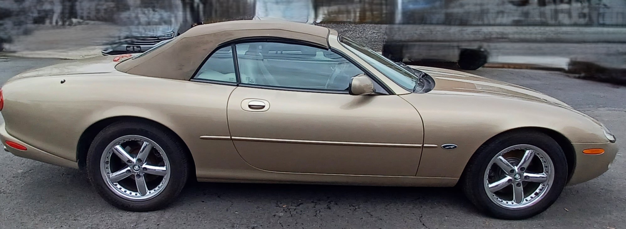 Used 2000 Jaguar XK8 Convertible RWD image 1