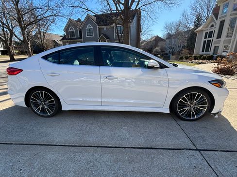 Used 2018 Hyundai Elantra Sport image 1