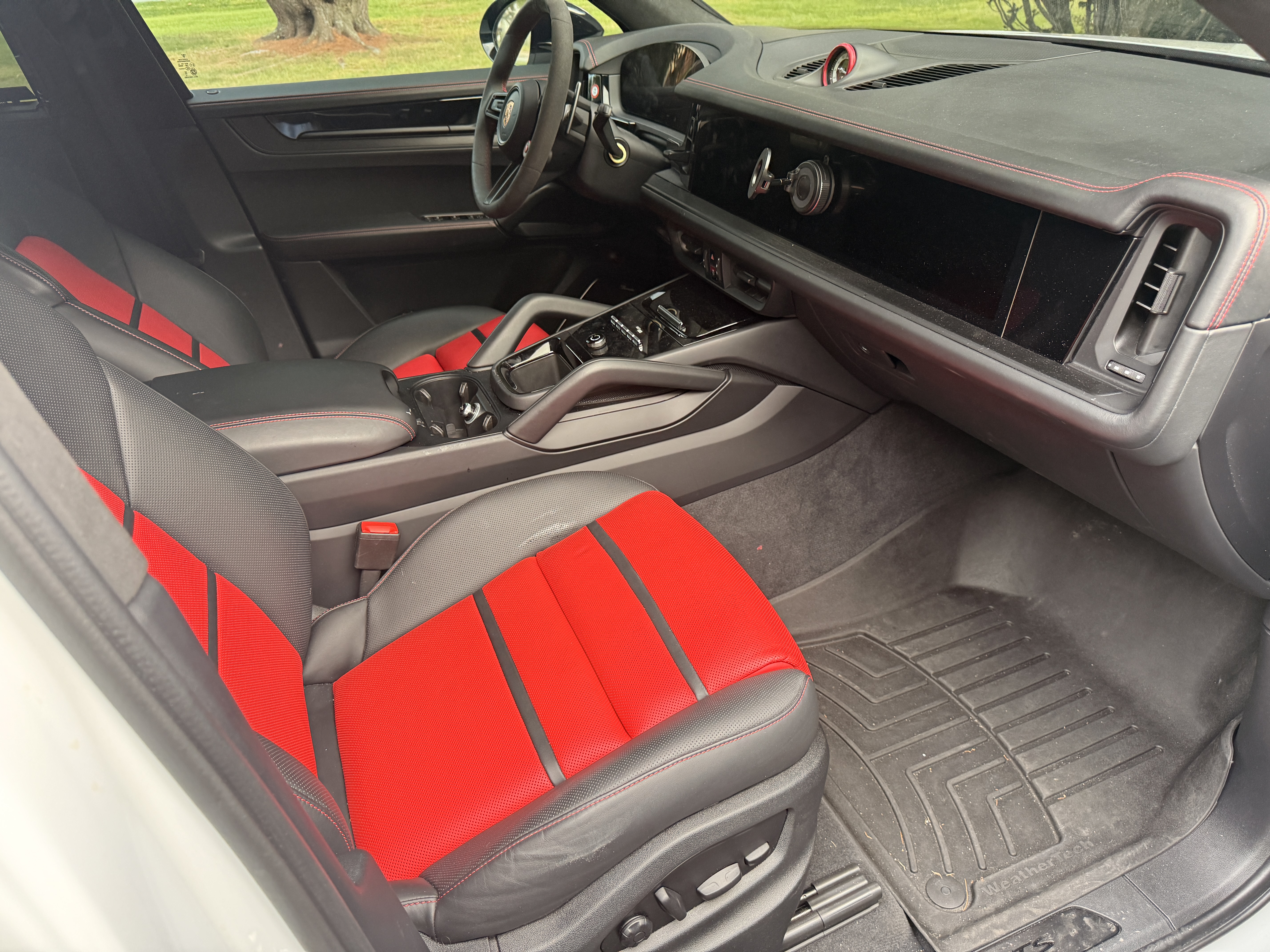 Used 2025 Porsche Cayenne GTS AWD/4WD image 10