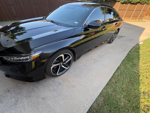 Used 2019 Honda Accord Sport image 1