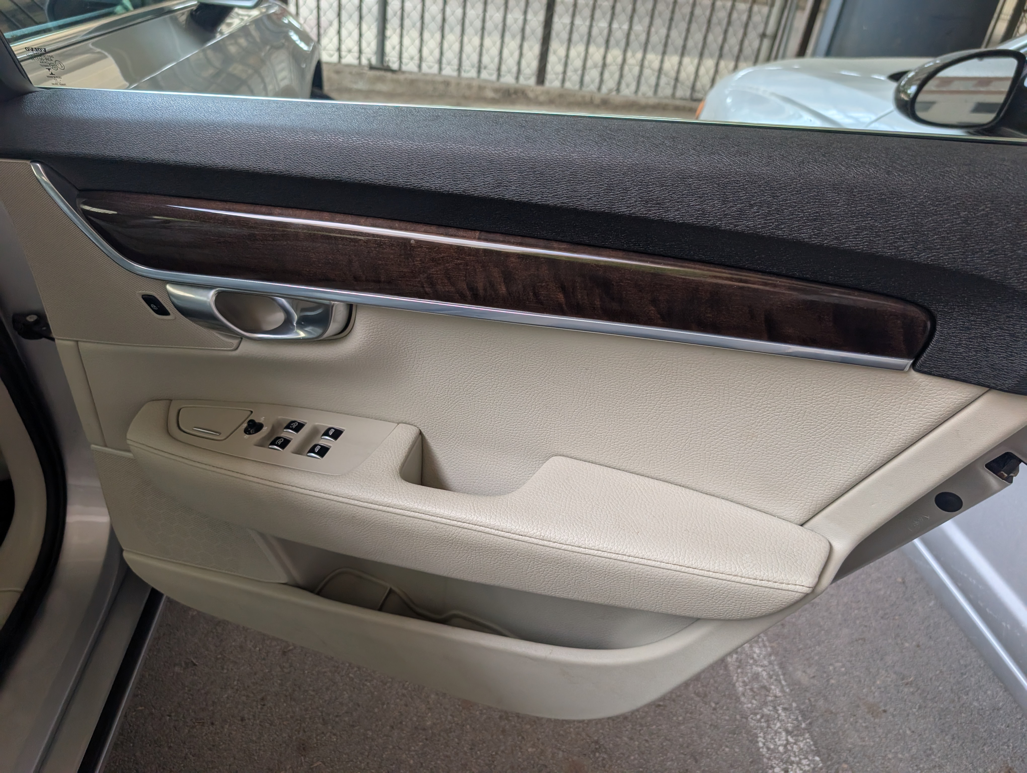 Used 2018 Volvo S90 T5 Momentum FWD image 18