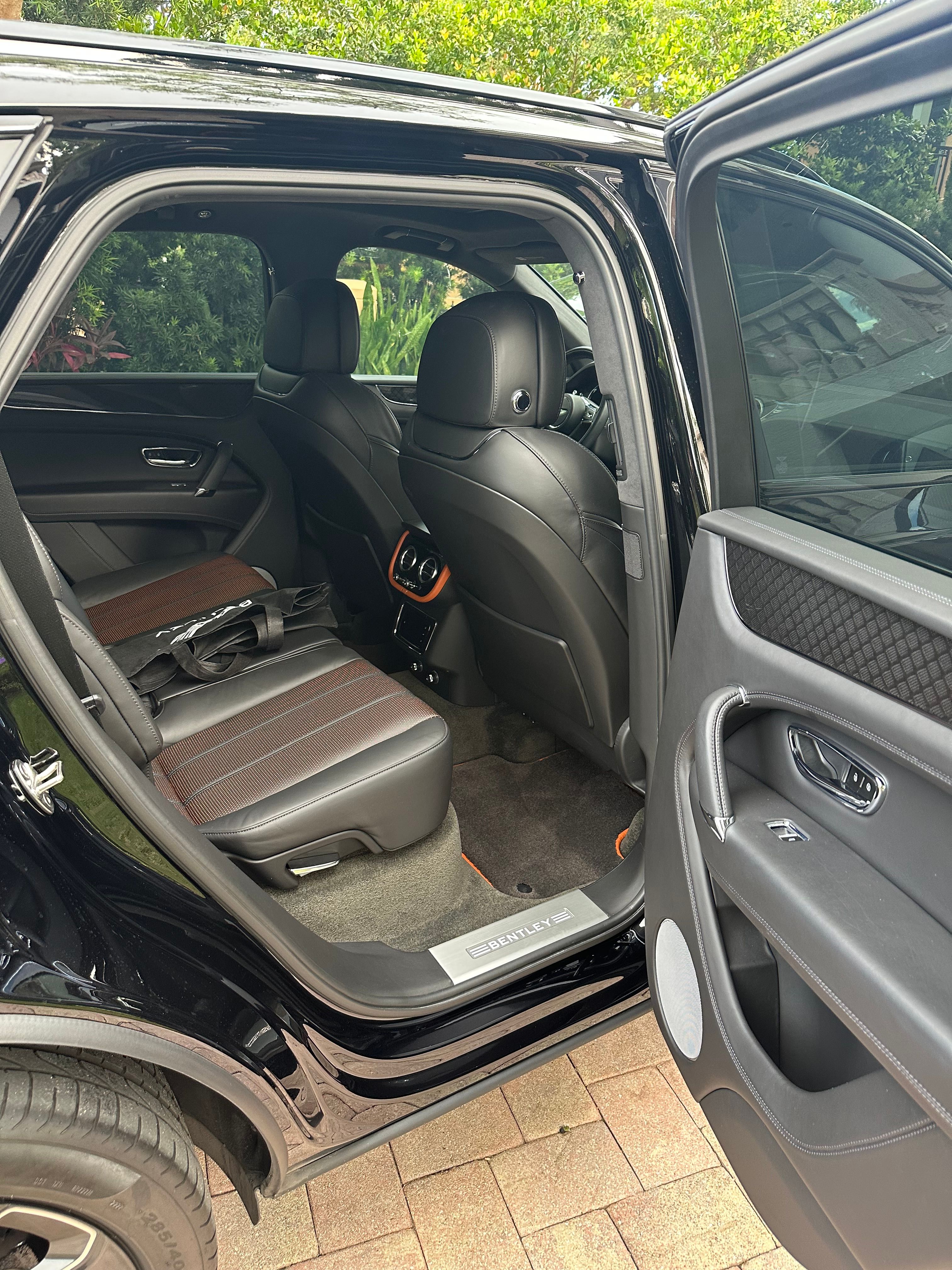 Used 2020 Bentley Bentayga AWD/4WD image 16