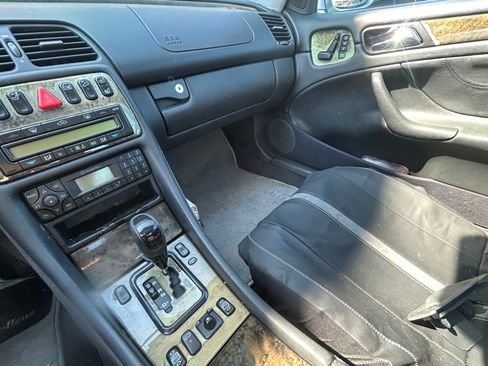Used 2001 Mercedes-Benz CLK 430 Coupe image 15
