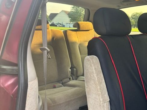 Used 2005 Kia Sedona FWD image 10