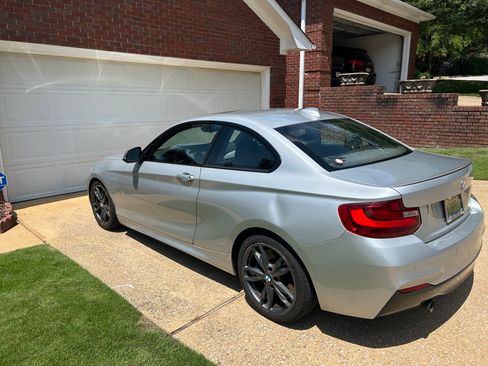 Used 2016 BMW M235i Coupe RWD image 9