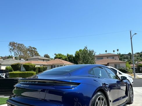 Used 2020 Porsche Taycan 4S w/ Premium Package image 6