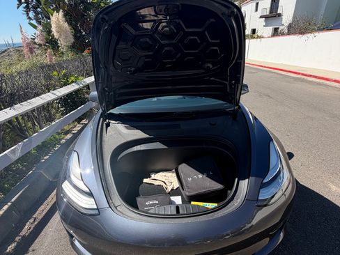 Used 2018 Tesla Model 3 Long Range AWD/4WD image 13