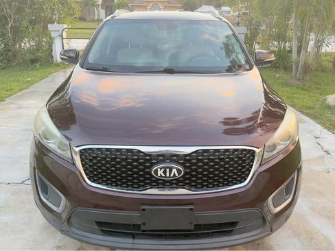 Used 2016 Kia Sorento LX image 6