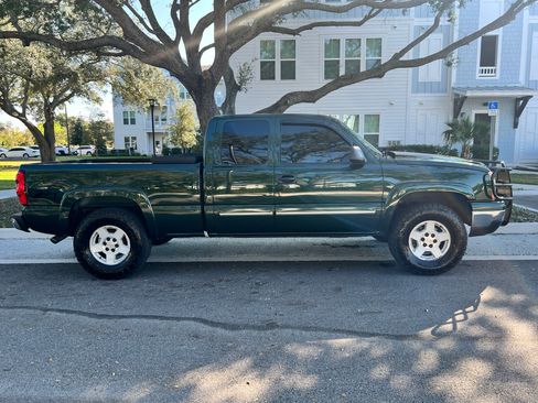 Used 2006 Chevrolet Silverado 1500 LT w/ Onstar Plus Package image 4