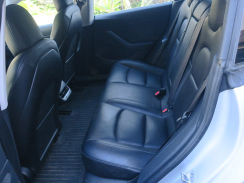 Used 2018 Tesla Model 3 Long Range image 11