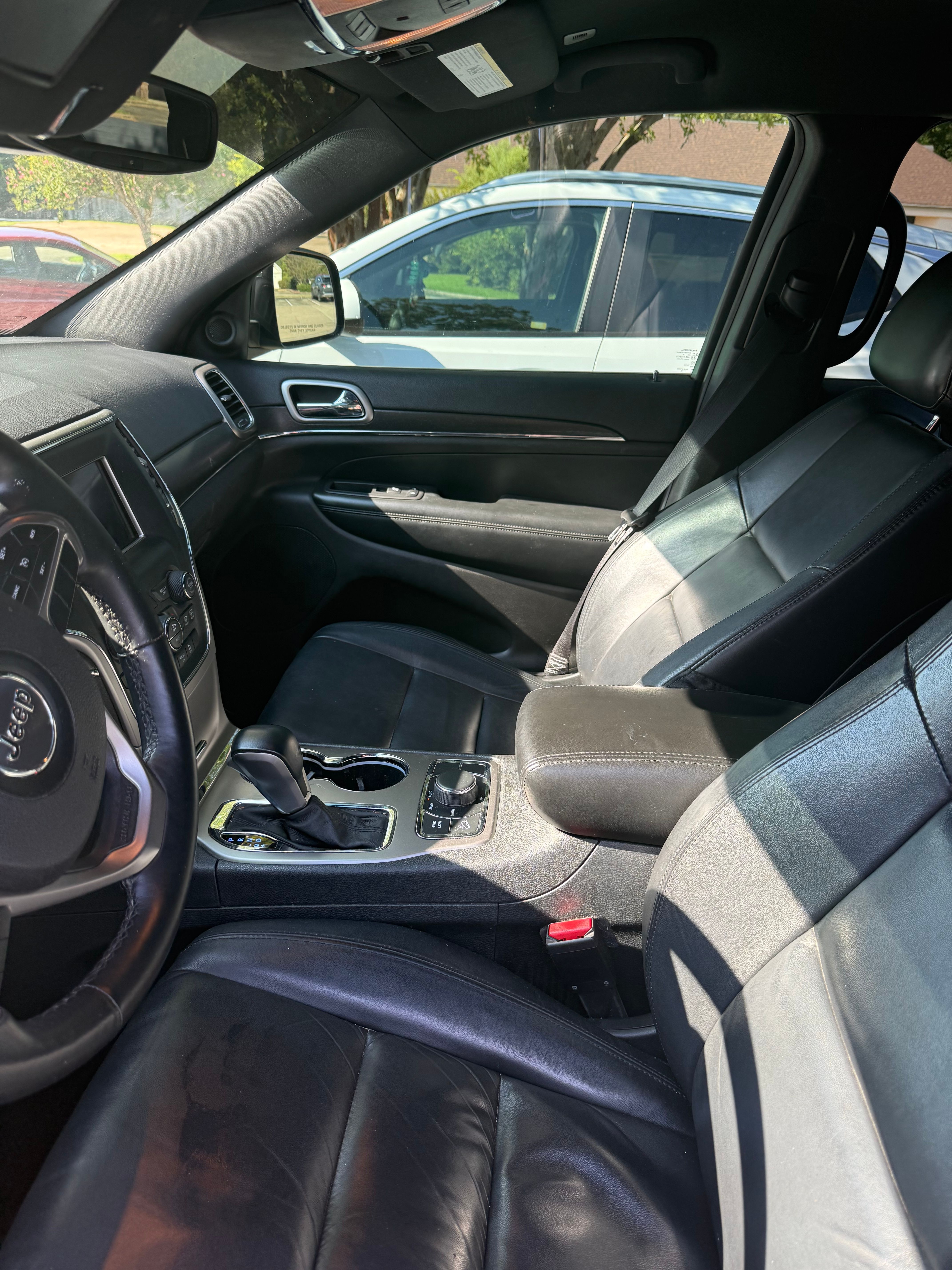 Used 2018 Jeep Grand Cherokee Limited AWD/4WD image 4